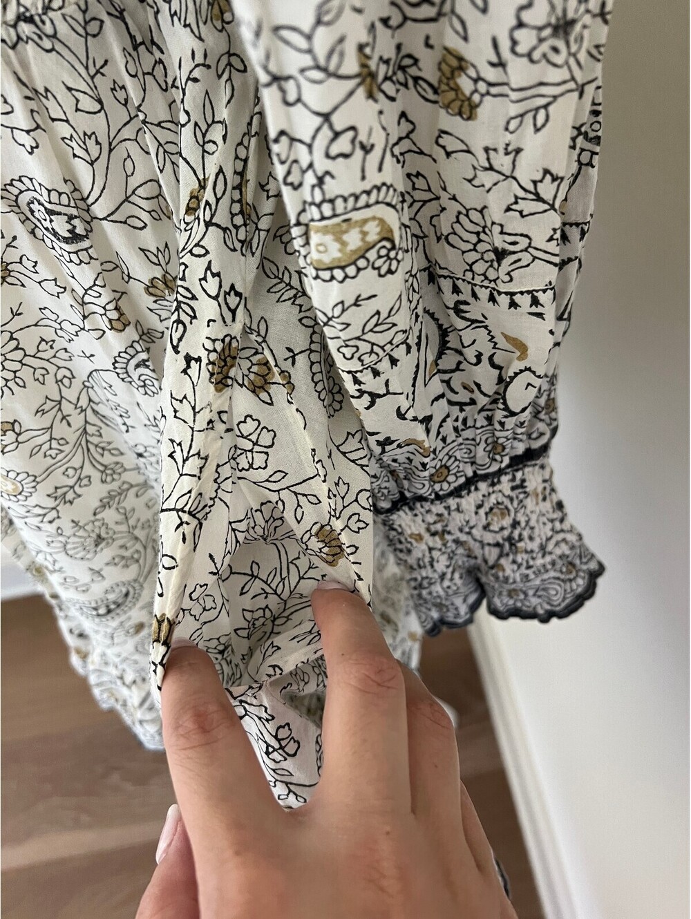 Anthropologie x Cleobella - Bohemian Floral Print Mini Dress with Ruffle, Size L - Picture 5 of 9